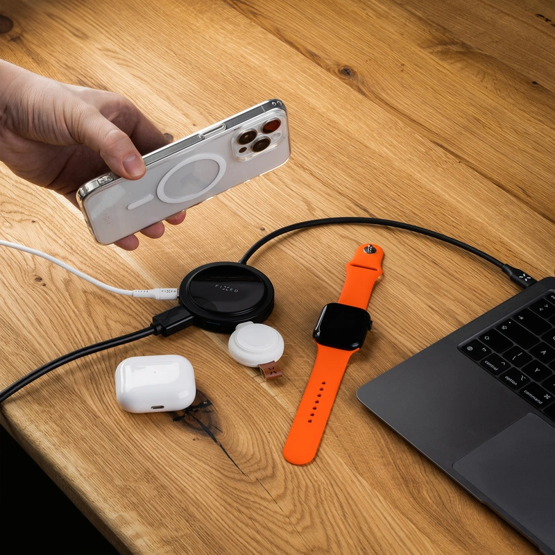 FIXED MagHub 7 i 1 USB-C HUB 4K & trådløs opladning Sort - 8016457